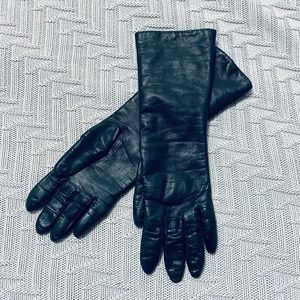VTG black leather mid arm lined gloves